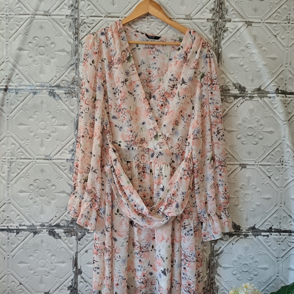 PLUS SIZE FLORAL PRINT FLOUNCE SLEEVE RUFFLE DRESS NWOT SIZE 4X - Picture 3 of 15